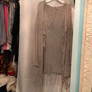 Long knit silver sweater